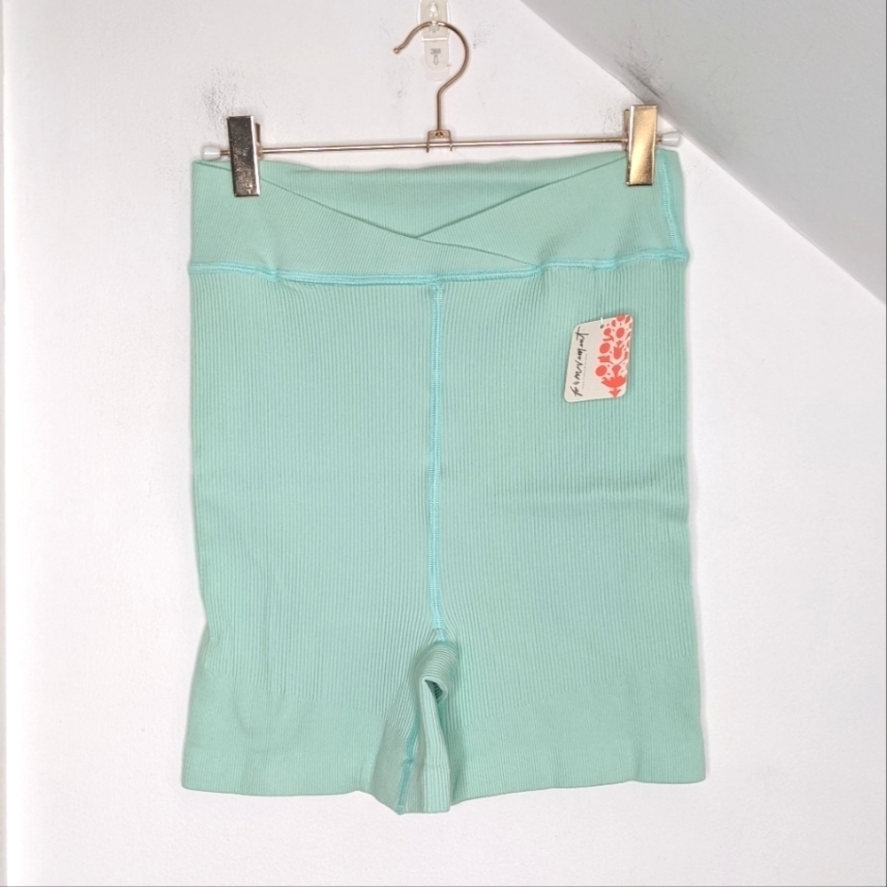 FREE PEOPLE MOVEMENT Free Throw Bike Short Twist Waist Turquoise Mint NEW Size M